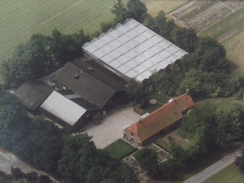 Luchtfoto van ons bedrijf in 2004